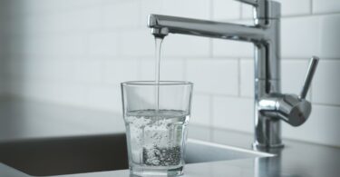 Blei im Trinkwasser durch alte Rohre in Lausanne: Eine kritische Analyse für 2026