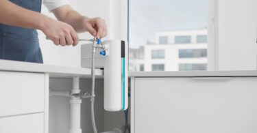 Anleitung zur Installation: Untertisch-Wasserfilter für Schweizer Haushalte (2026)